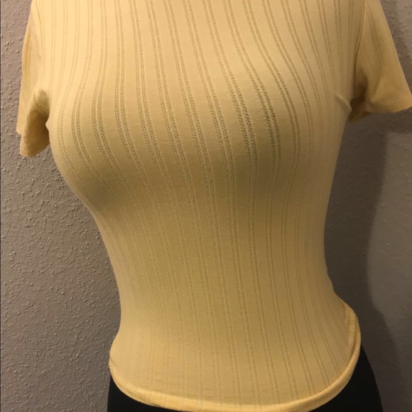 Tillys yellow top - Picture 2 of 3